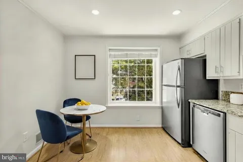 $999,900 | 8 Sangamore Court, Bethesda, MD 20816