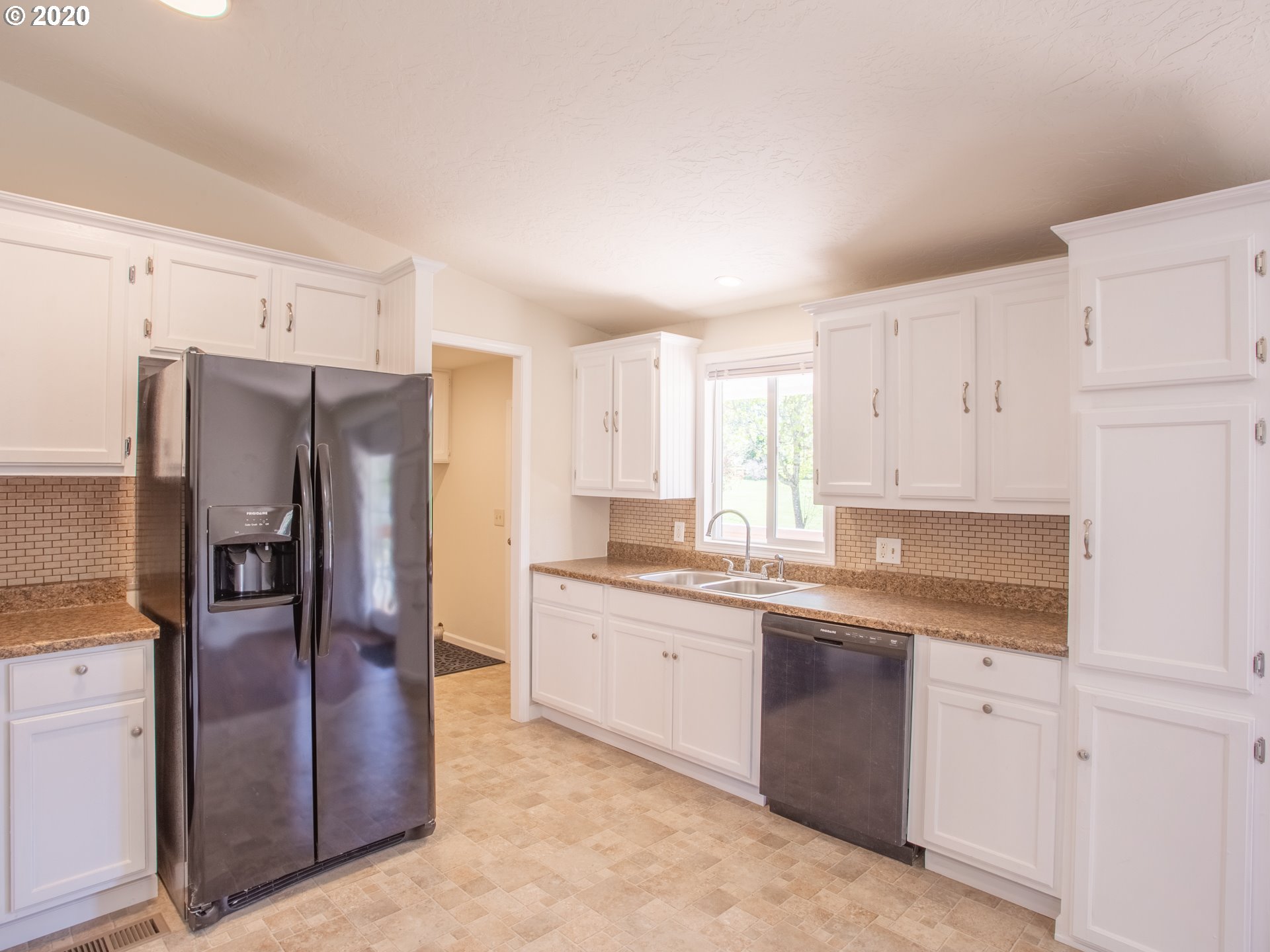 18401 South Redland Road Oregon City, OR 97045 - Photo 10 of 32 Gallery Image 10
