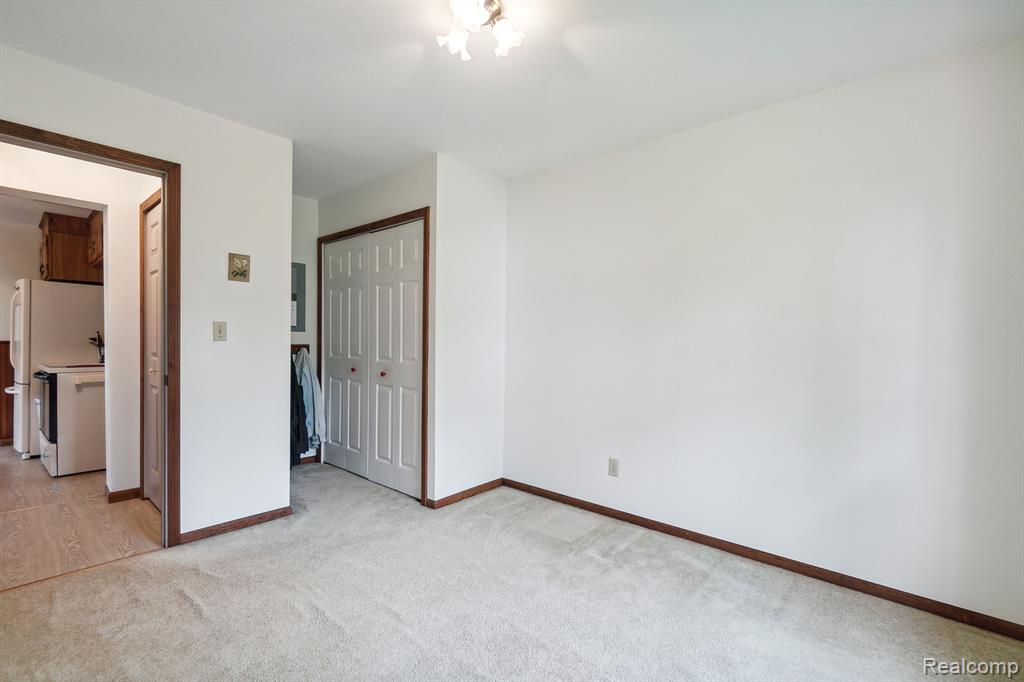 14446 North Road Fenton, MI 48430 - Photo 21 of 39