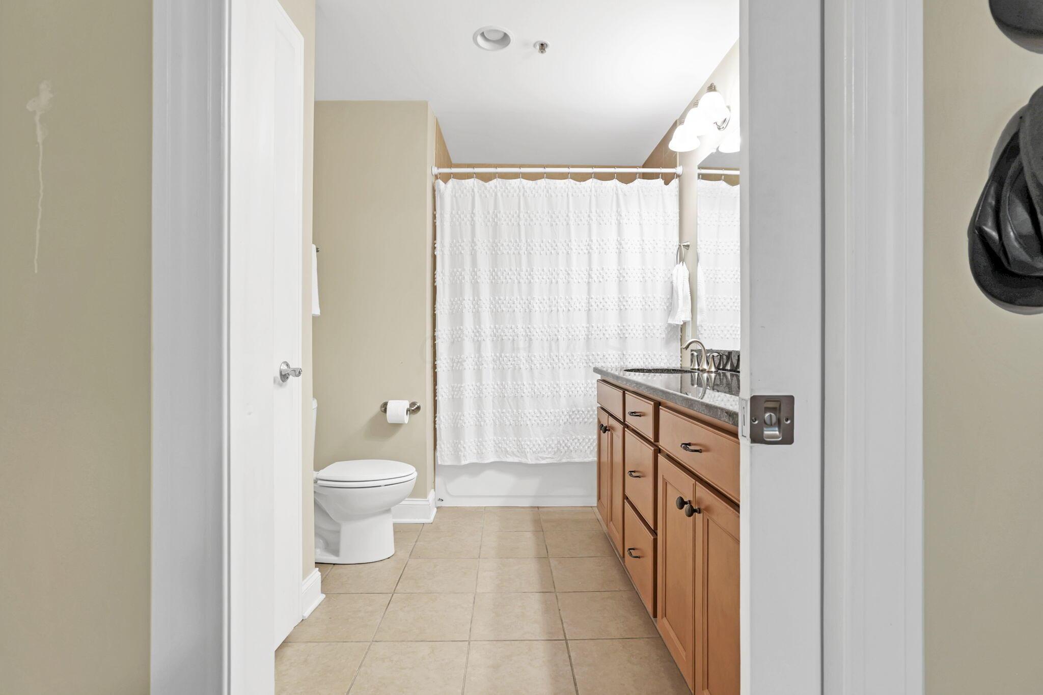 10 East Weber Road, Unit 207 Columbus, OH 43202 - Photo 14 of 38 Full Bathroom