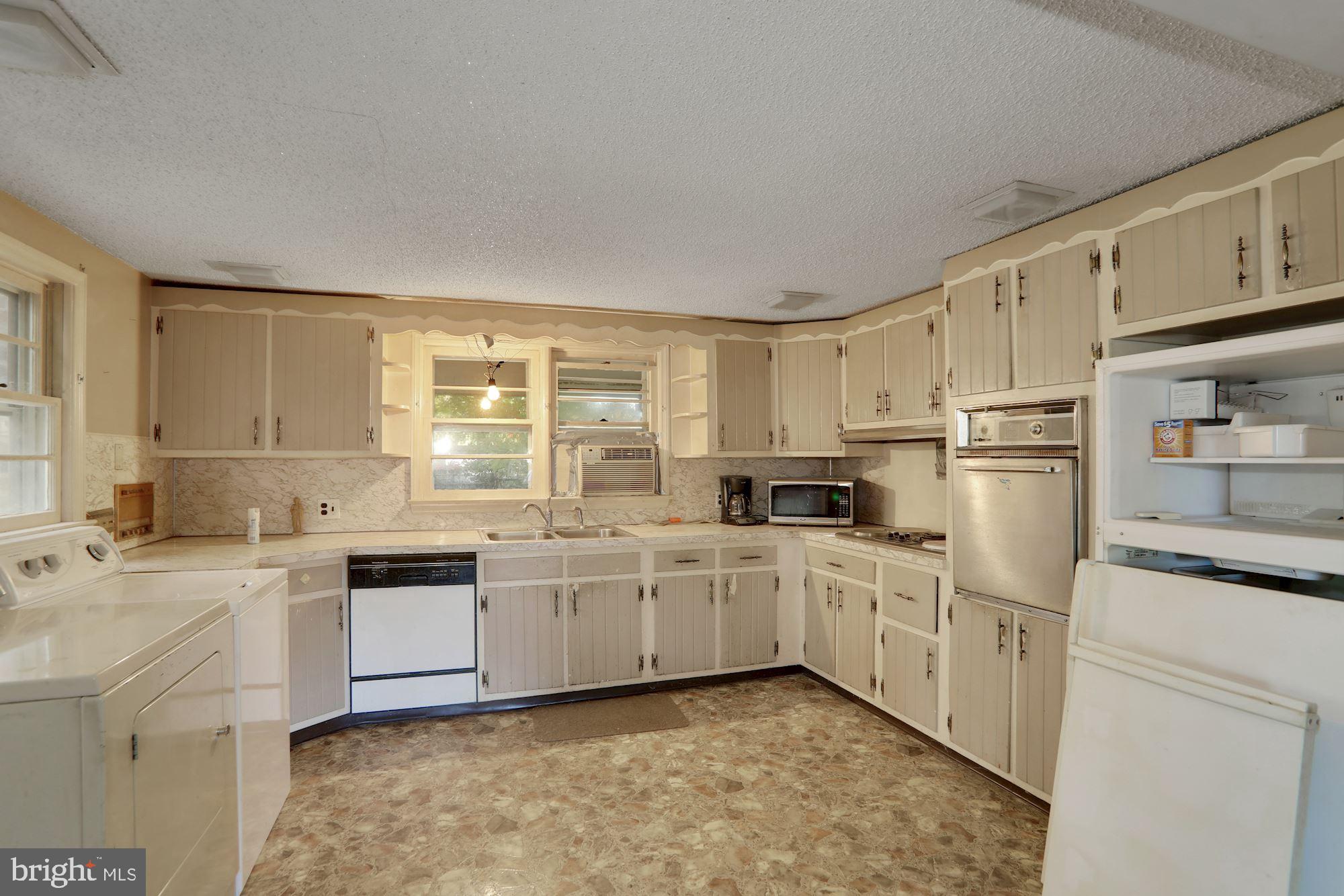 1224 Clements Bridge Road Woodbury, NJ 08096 - Photo 11 of 26 a nice layout and is