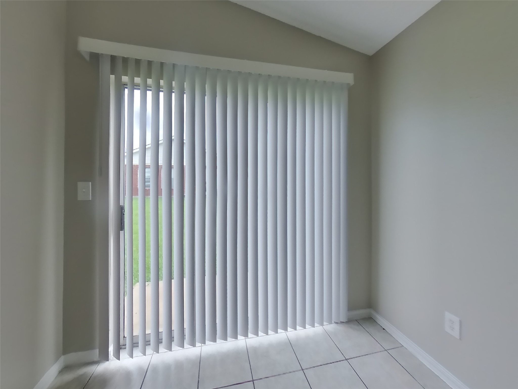 3234 Kelling Street Houston, TX 77045 - Photo 4 of 16