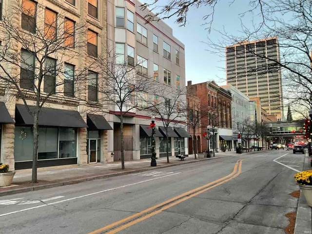 $1,550 | 112 West Washington Boulevard, Unit 319, Fort Wayne, IN 46802