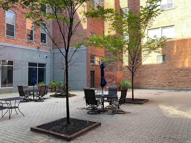 $1,600 | 112 West Washington Boulevard, Unit 319, Fort Wayne, IN 46802