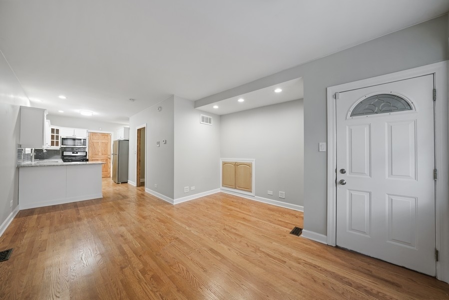 1548 North Honore Street, Unit 2R Chicago, IL 60622 - Photo 2 of 31