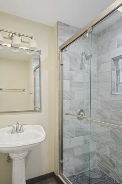 1548 North Honore Street, Unit 2R Chicago, IL 60622 - Photo 18 of 31