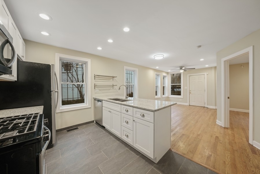 1548 North Honore Street, Unit 2R Chicago, IL 60622 - Photo 22 of 31