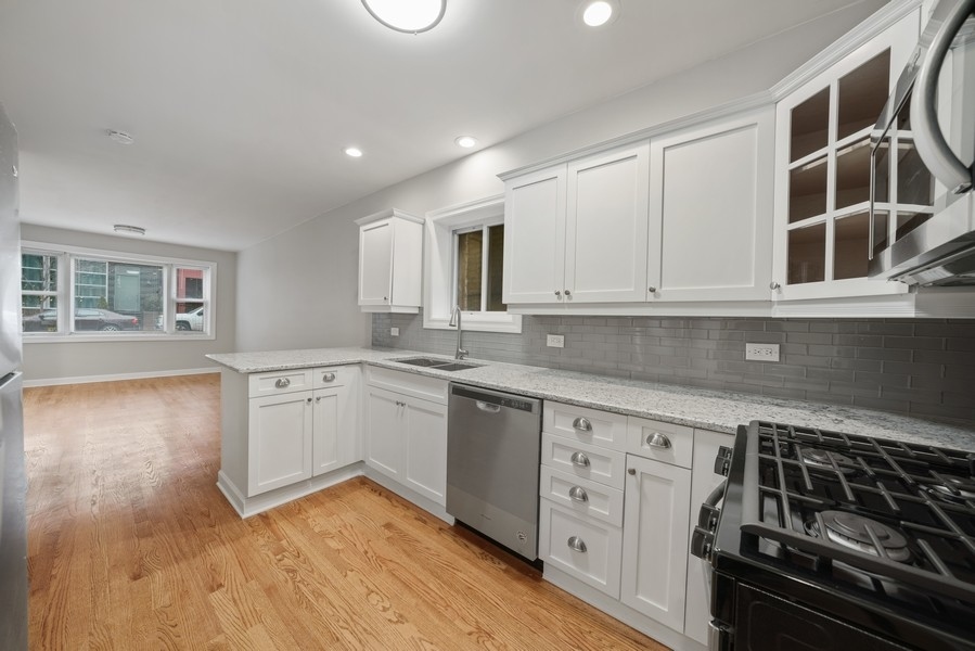 1548 North Honore Street, Unit 2R Chicago, IL 60622 - Photo 5 of 31