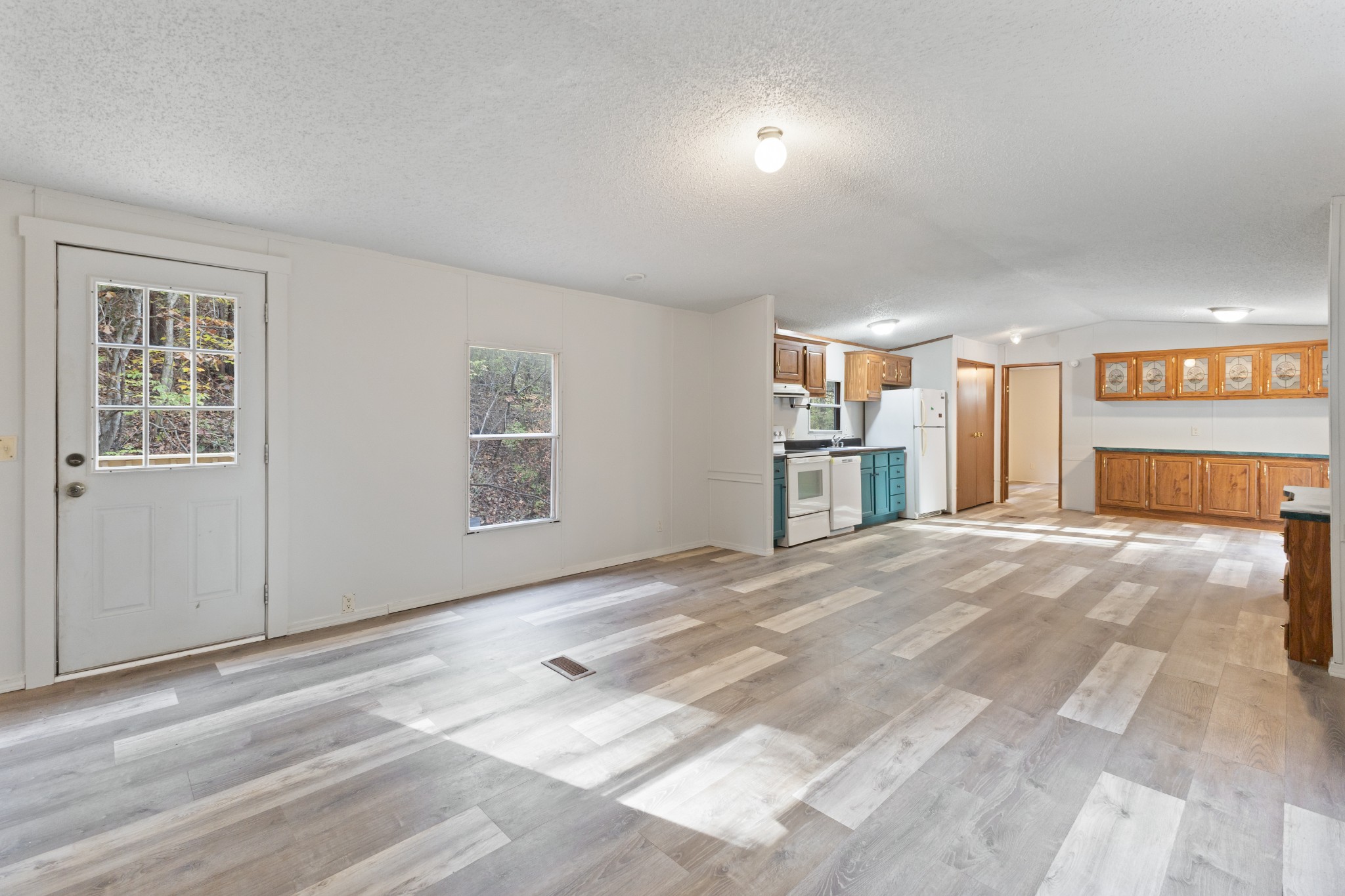 8552 Cub Creek Road Nashville, TN 37209 - Photo 30 of 45 a view of an empty room with a window