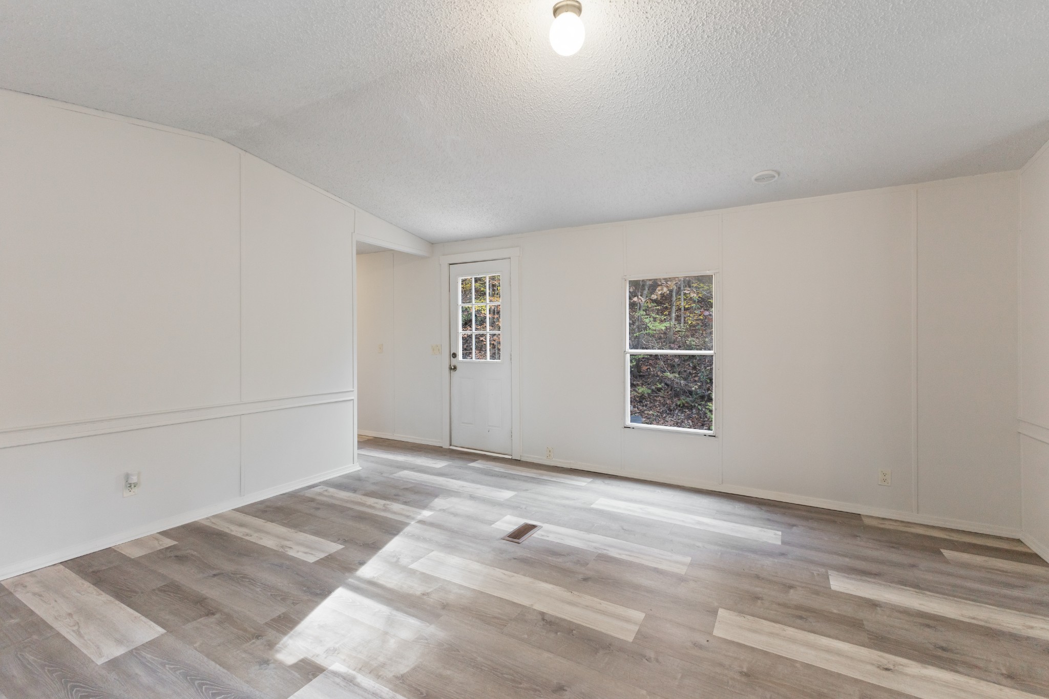 8552 Cub Creek Road Nashville, TN 37209 - Photo 33 of 45 a view of an empty room and window