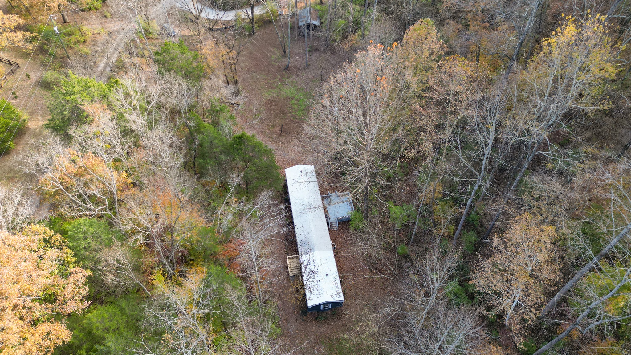 8552 Cub Creek Road Nashville, TN 37209 - Photo 6 of 45 a view of a yard
