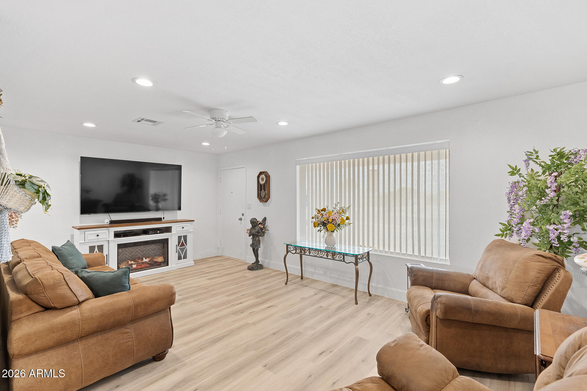 5502 East Butte Street Mesa, AZ 85205 - Photo 3 of 22 Living Area