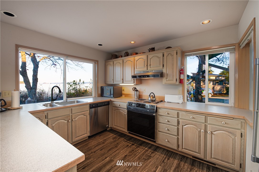 4192 Edens Road Anacortes, WA 98221 - Photo 15 of 25 Gallery Image 15