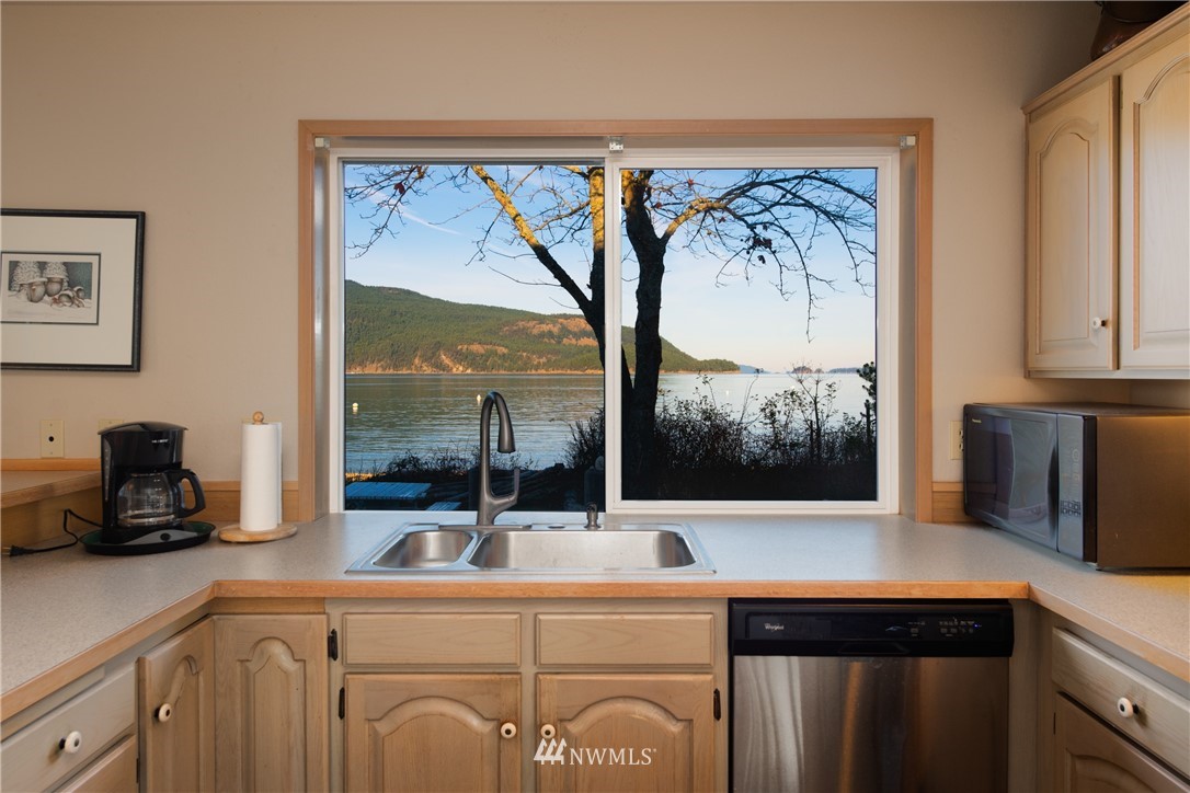 4192 Edens Road Anacortes, WA 98221 - Photo 16 of 25 Gallery Image 16