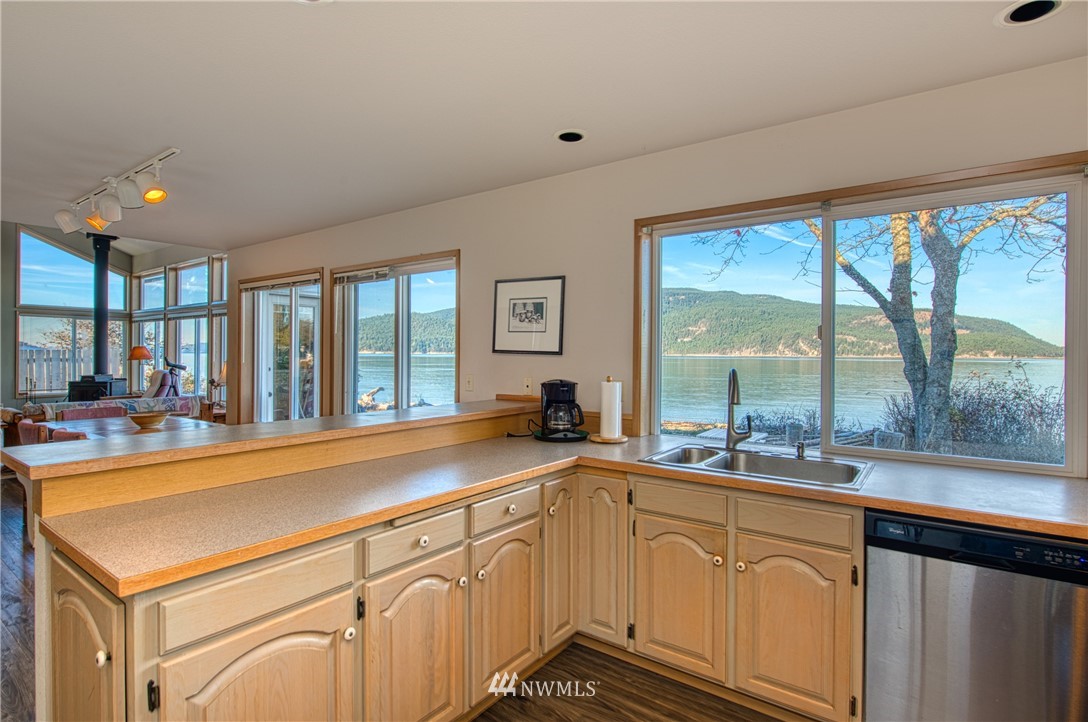 4192 Edens Road Anacortes, WA 98221 - Photo 17 of 25 Gallery Image 17