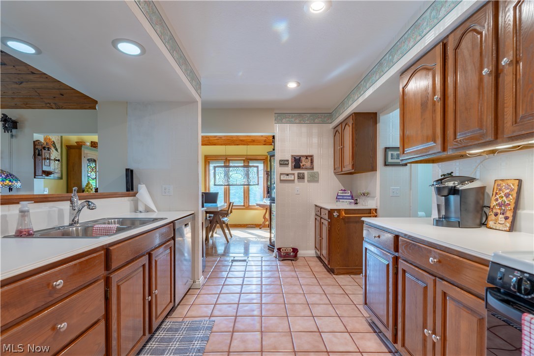 3445 Cornwall Drive Northwest Canton, OH 44708 - Photo 9 of 39