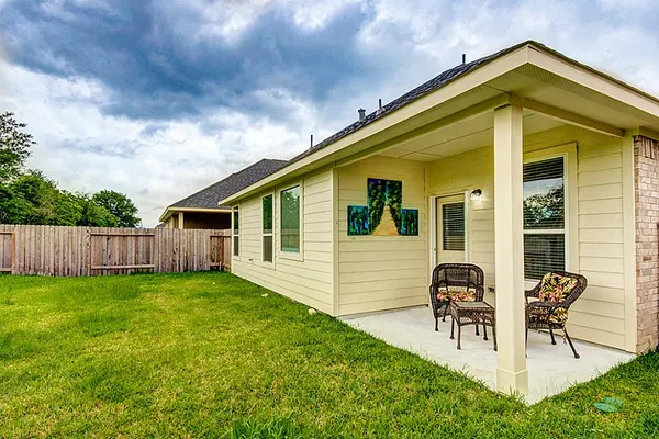 $2,000 | 1251 South Maple Drive, Katy, TX 77493