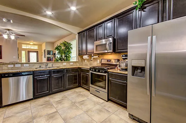 $2,000 | 1251 South Maple Drive, Katy, TX 77493