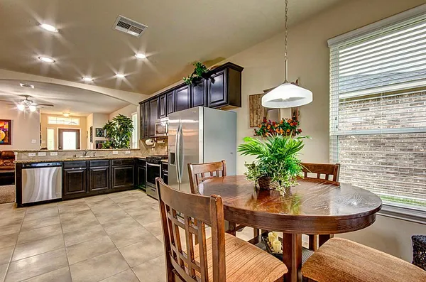 $2,000 | 1251 South Maple Drive, Katy, TX 77493