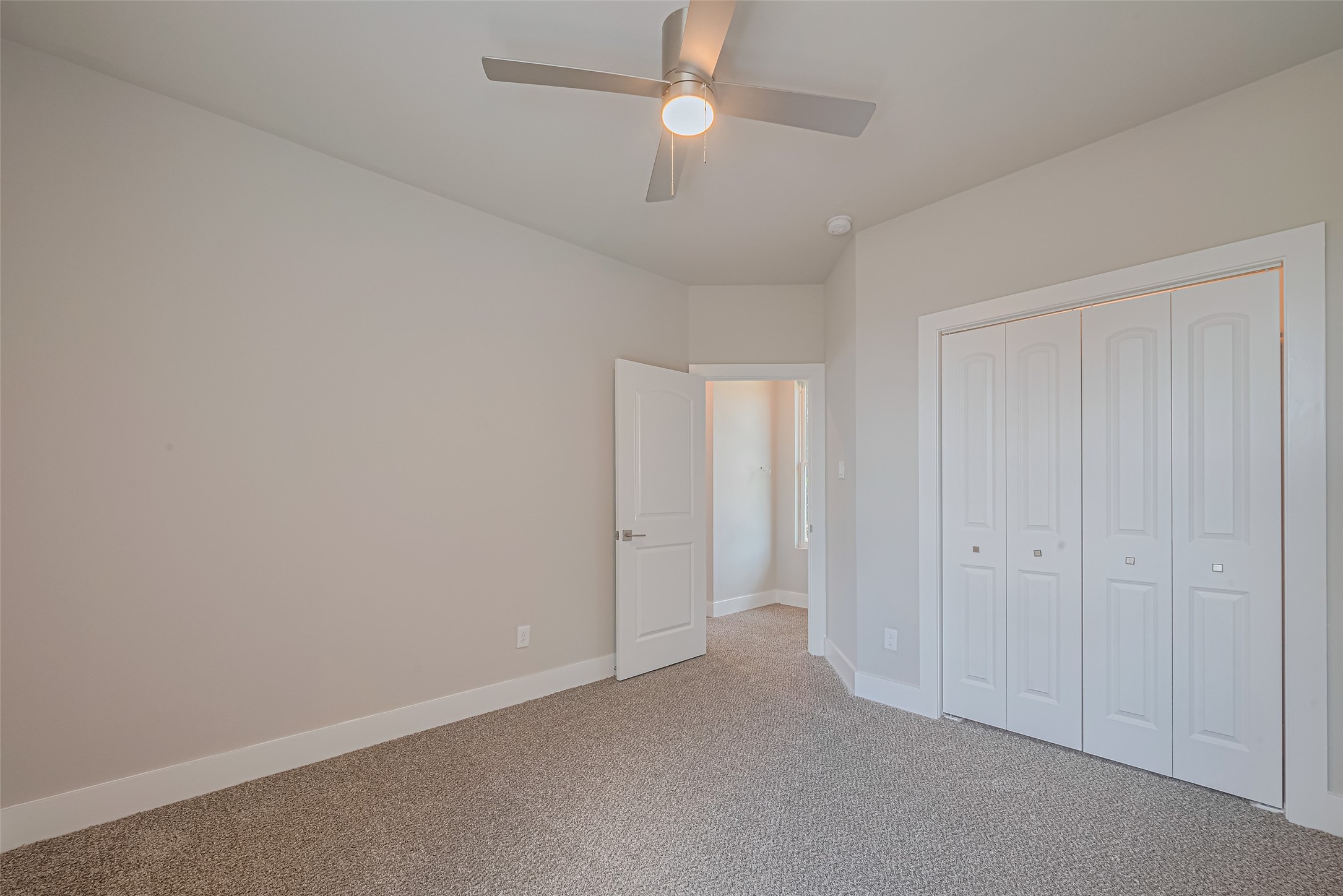 7207 Force Street Houston, TX 77020 - Photo 18 of 29 Another picture of the bedroom.
