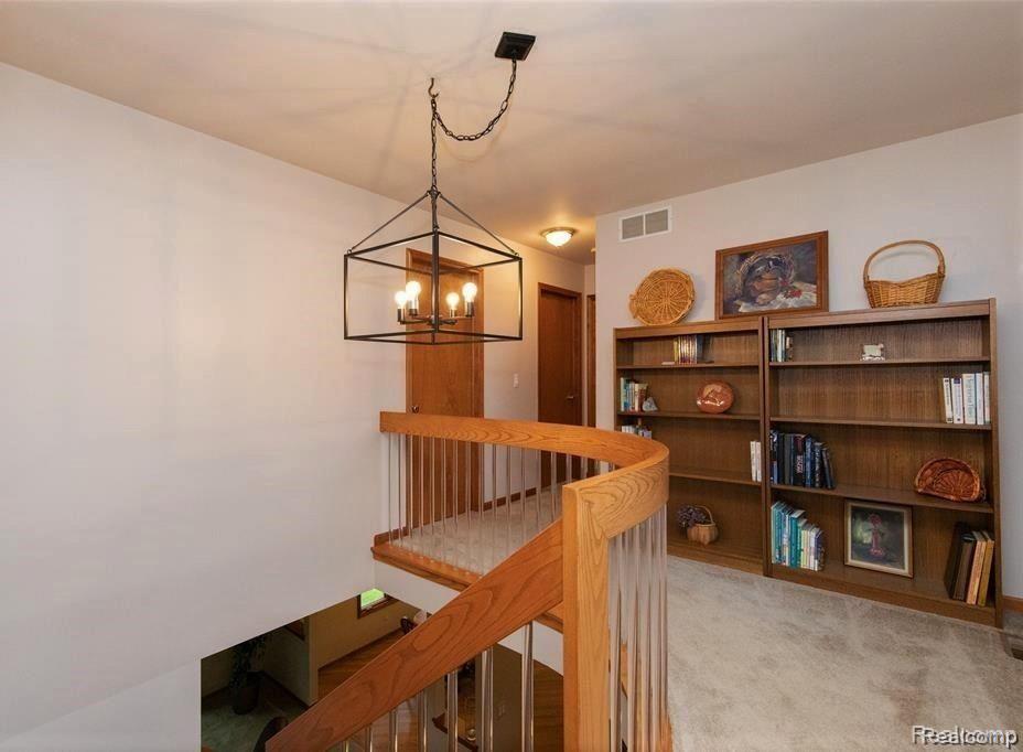 8652 Miller Road Clarkston, MI 48348 - Photo 31 of 47 Library #38 LR.jpg