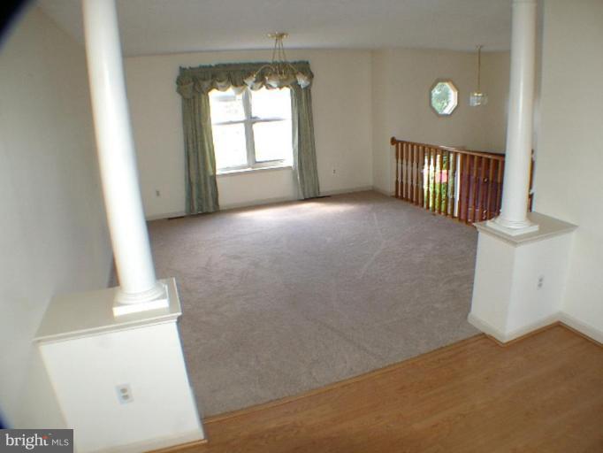 131 Canyon Road Winchester, VA 22602 - Photo 2 of 15 Living Room