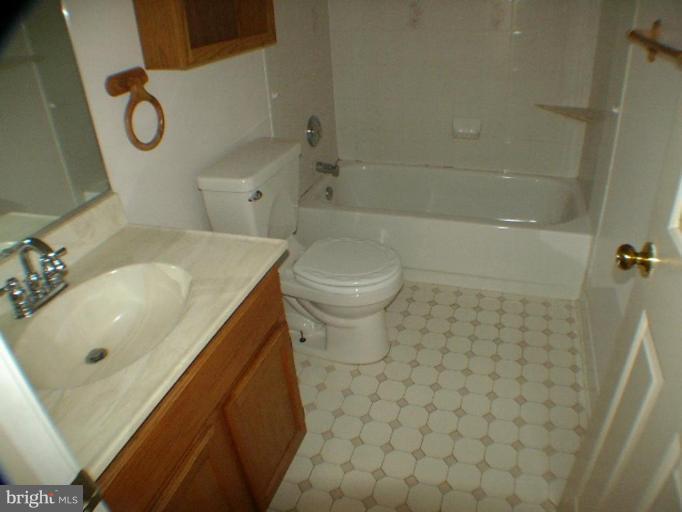131 Canyon Road Winchester, VA 22602 - Photo 13 of 15 Bath #1