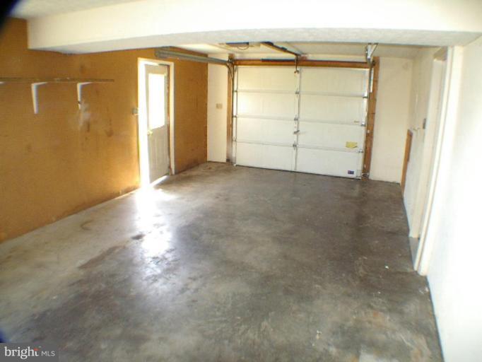 131 Canyon Road Winchester, VA 22602 - Photo 15 of 15 Garage 1