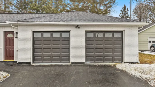 $445,000 | 604 Lowell Drive, Endicott, NY 13760