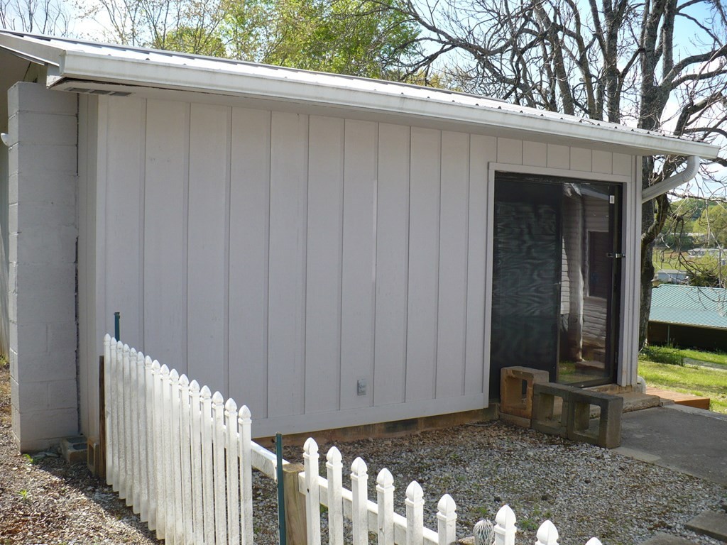 2819 Holiday Hills Road Kodak, TN 37764 - Photo 2 of 32 Gallery Image 2