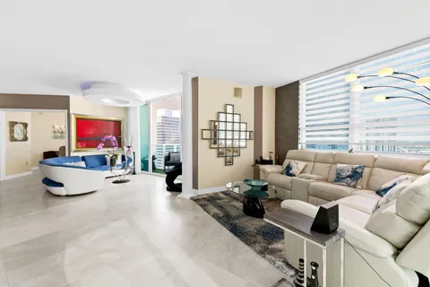 $825,000 | 350 Southeast 2nd Street, Unit 1870, Fort Lauderdale, FL 33301