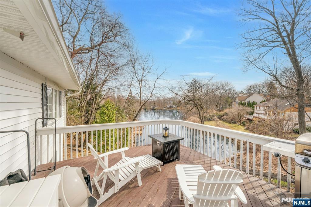 8 Glenwood Road Denville, NJ 07834 - Photo 27 of 37 a view of balcony with furniture