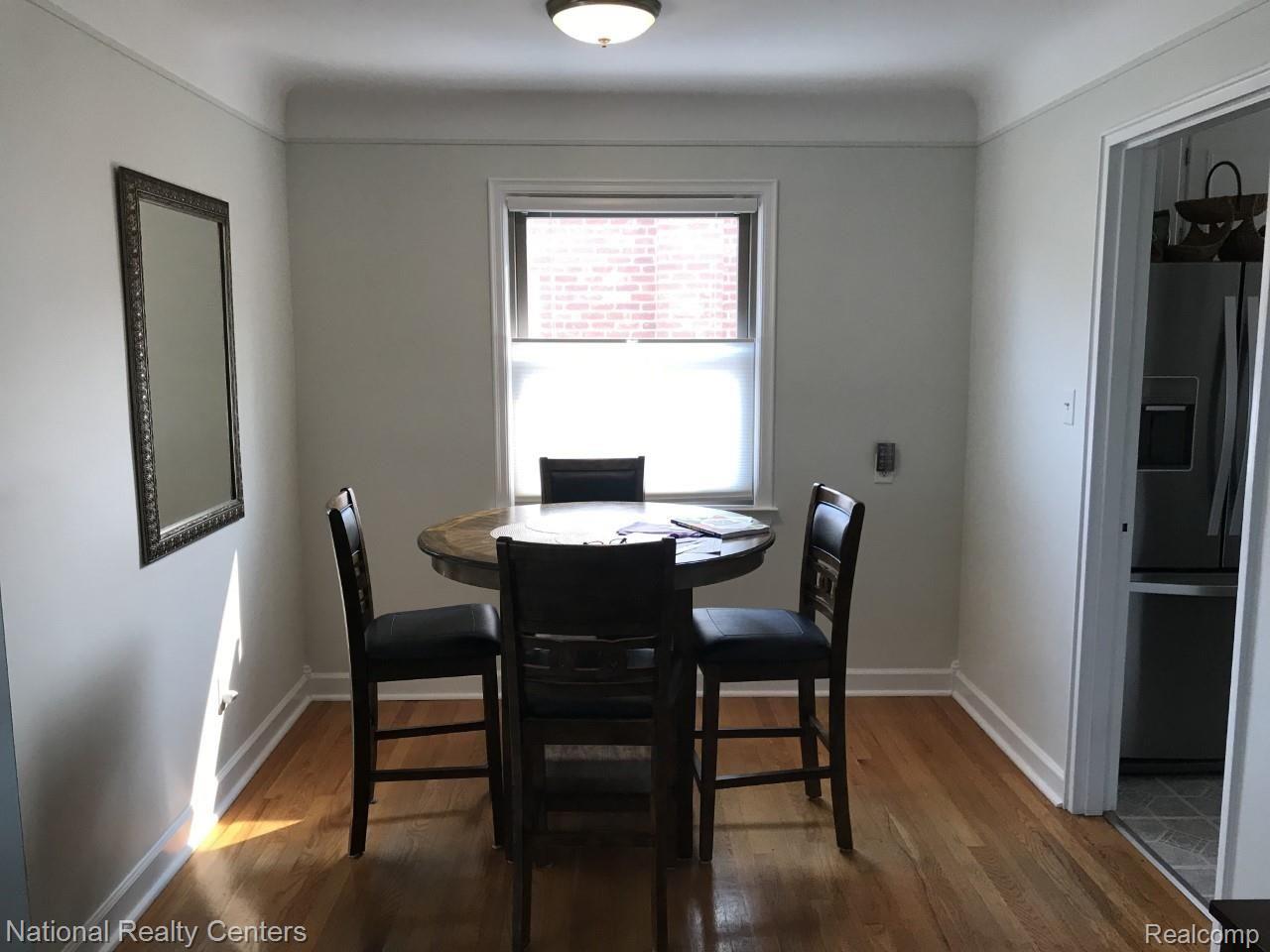 211 Normandy Road Royal Oak, MI 48073 - Photo 6 of 23 thumbnail_IMG-1847.jpg