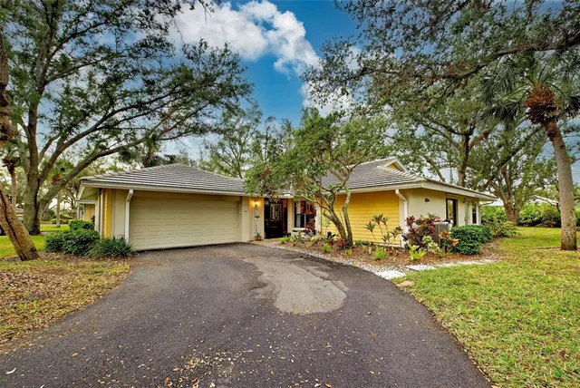 $237,500 | 263 Southampton Drive, Unit 301, Venice, FL 34293