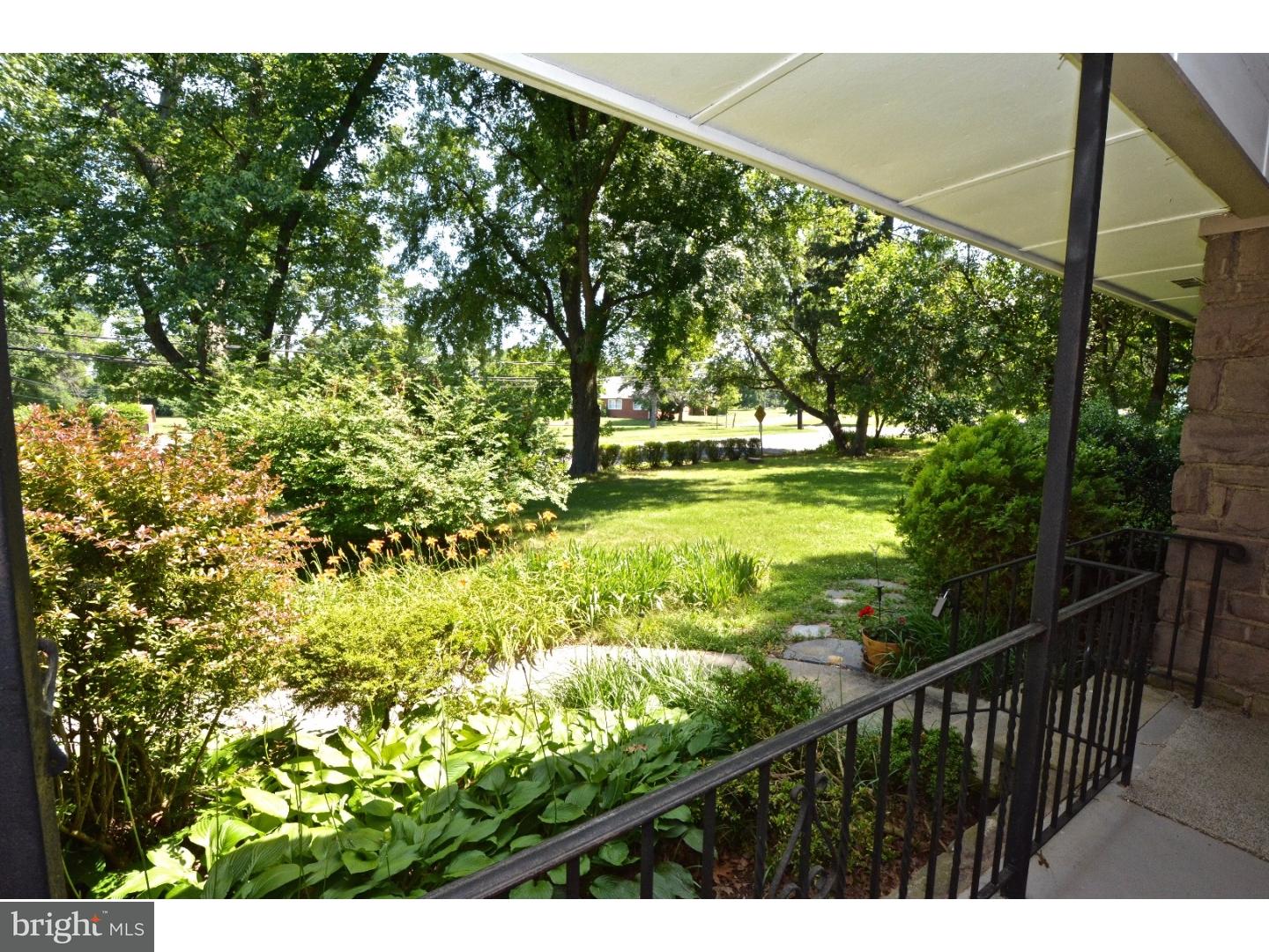 104 Bull Run Road Ewing, NJ 08638 - Photo 4 of 22
