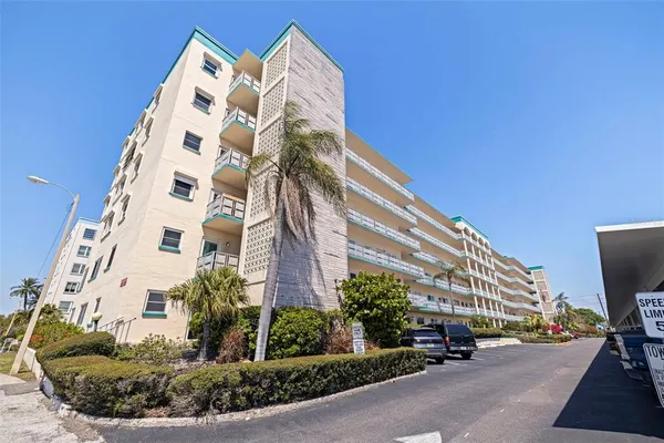 $172,500 | 2960 59th Street South, Unit 210, Gulfport, FL 33707