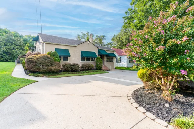 $319,000 | 703 Belvoir Avenue, Chattanooga, TN 37412