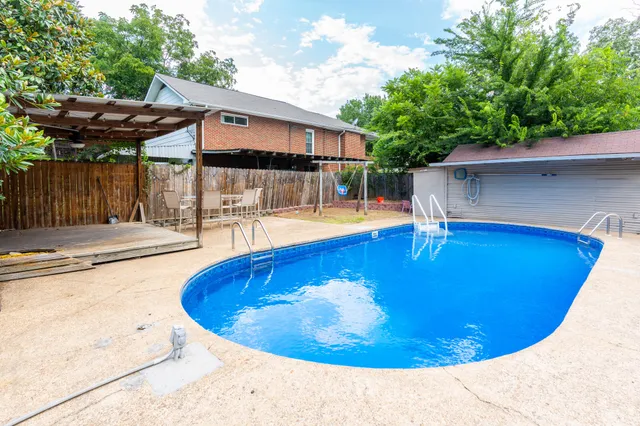 $319,000 | 703 Belvoir Avenue, Chattanooga, TN 37412