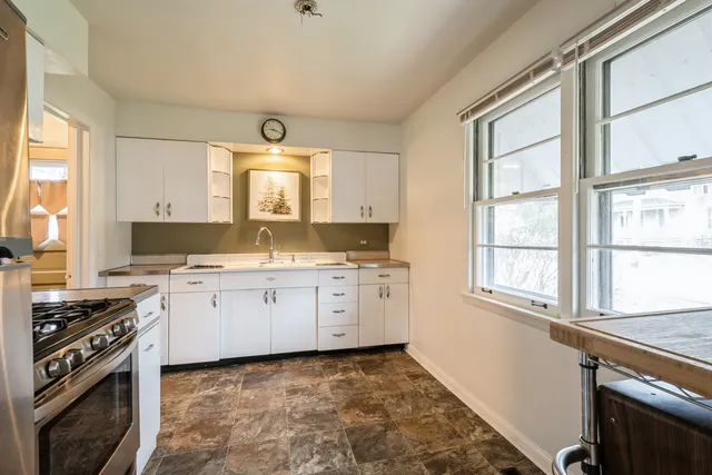 $2,650 | 735 Chestnut Street, Deerfield, IL 60015