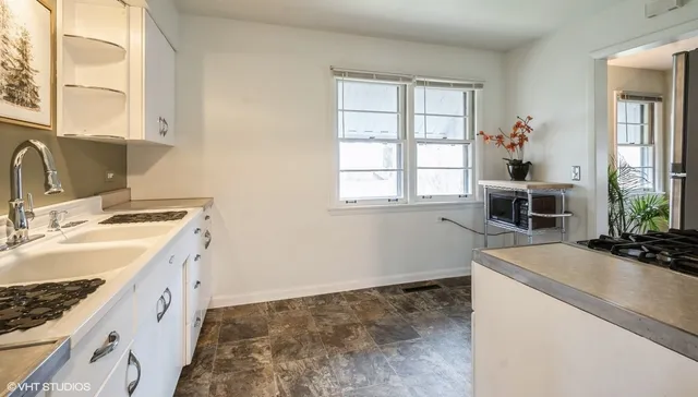 $2,650 | 735 Chestnut Street, Deerfield, IL 60015