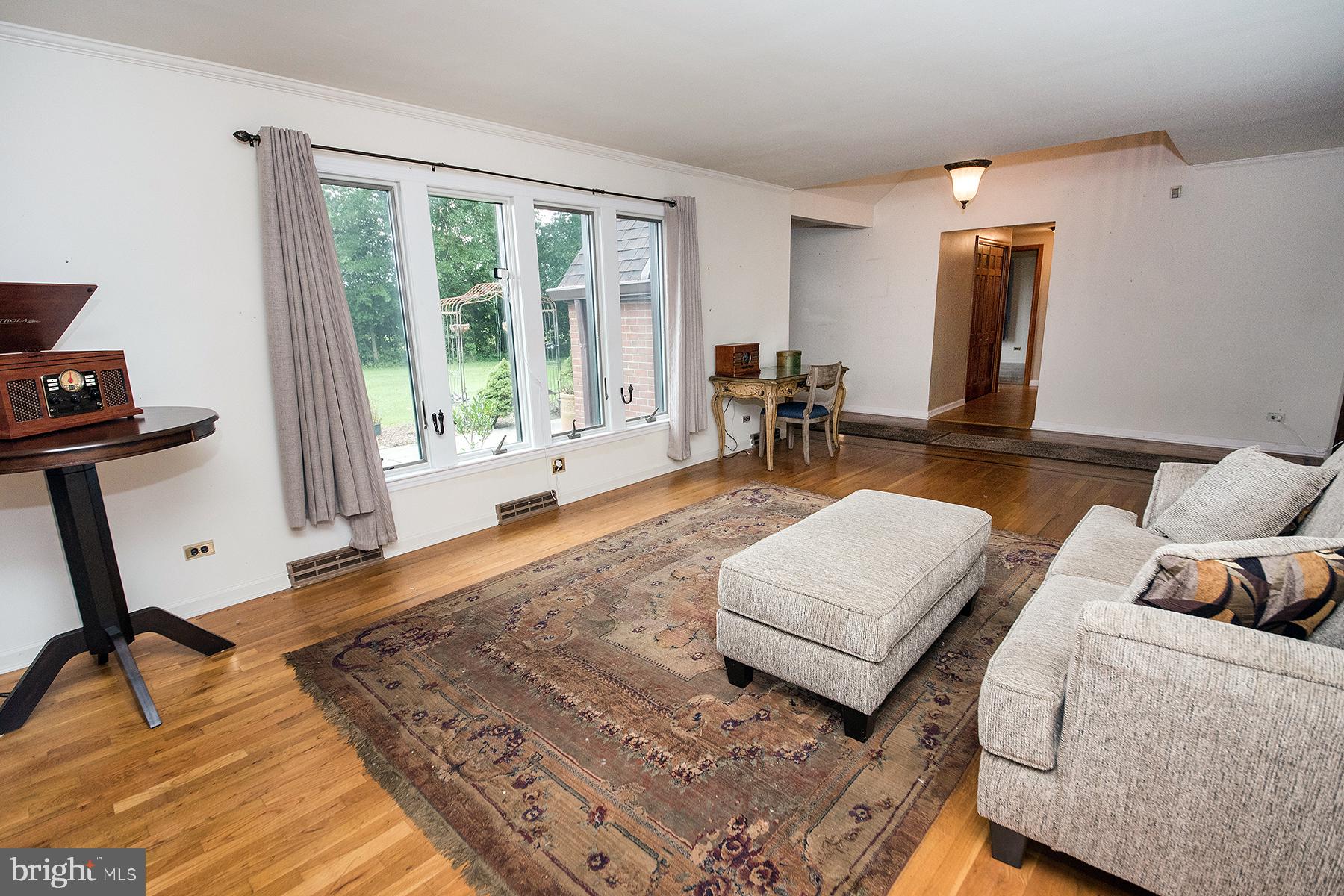 136 Ellisdale Road Allentown, NJ 08501 - Photo 3 of 63 Gallery Image 3