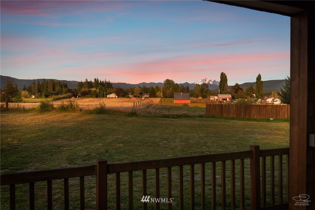 1830 East Smith Road Bellingham, WA 98226 - Photo 2 of 40 Gallery Image 2