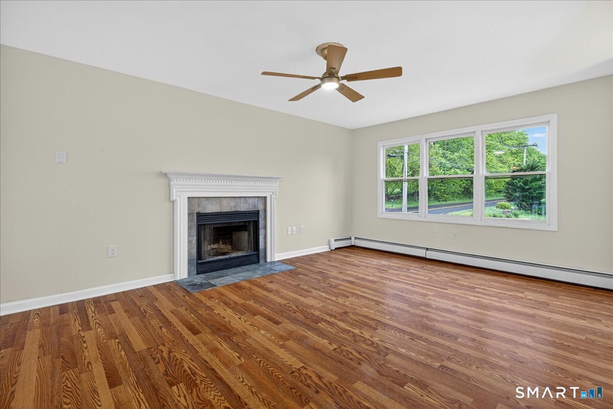 492 Long Hill Road Middletown, CT 06457 - Photo 6 of 24 Gallery Image 6