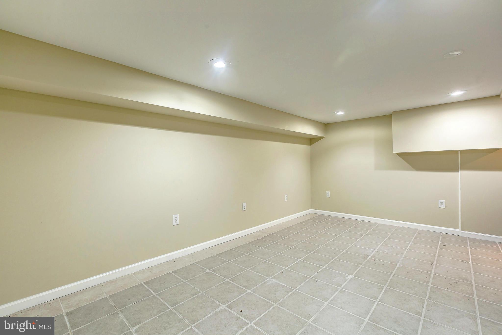 37 Wiltshire Road Baltimore, MD 21221 - Photo 23 of 29 Great As A Family Room!