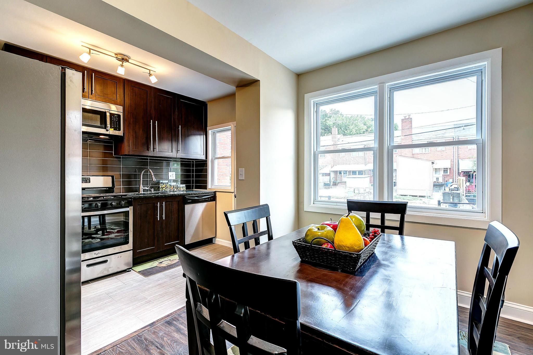 37 Wiltshire Road Baltimore, MD 21221 - Photo 9 of 29 Perfect For Family Dinners