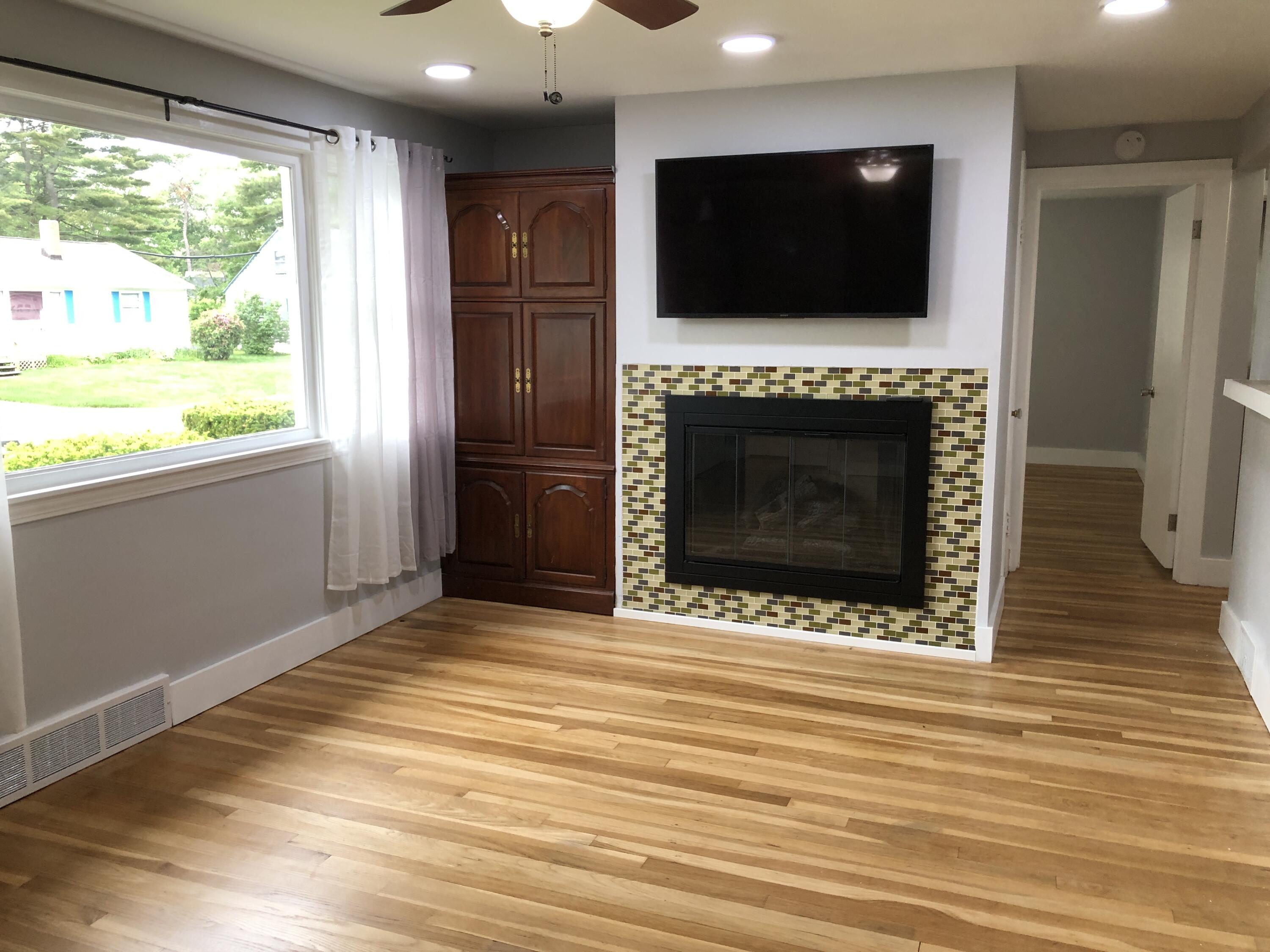 38 Merrymeeting Road Brunswick, ME 04011 - Photo 14 of 24 Gas Fireplace