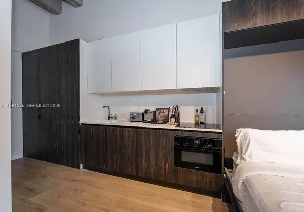 $5,850 | 5255 Collins Avenue, Unit 12F, Miami Beach, FL 33140