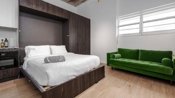 $5,850 | 5255 Collins Avenue, Unit 12F, Miami Beach, FL 33140