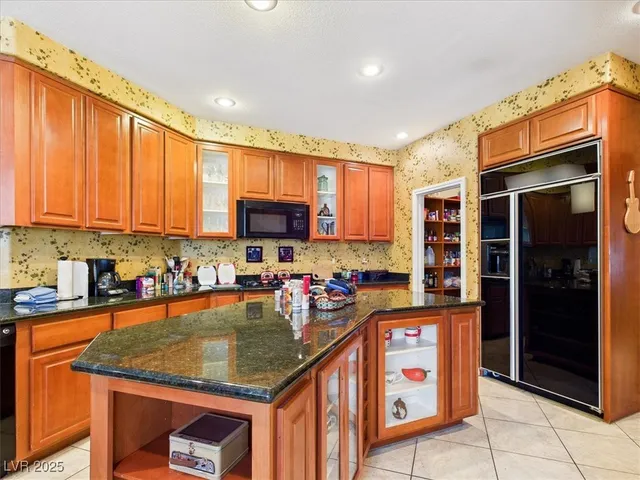 $1,188,000 | 321 Whispering Tree Avenue, Las Vegas, NV 89183