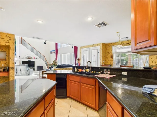 $1,188,000 | 321 Whispering Tree Avenue, Las Vegas, NV 89183